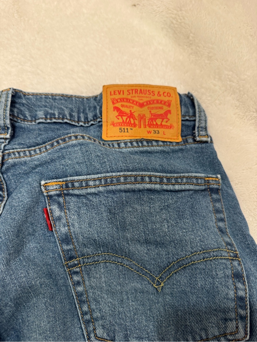 Levi's 511 Slim Fit Men's Jean Shorts - Medium Wash Sz 33